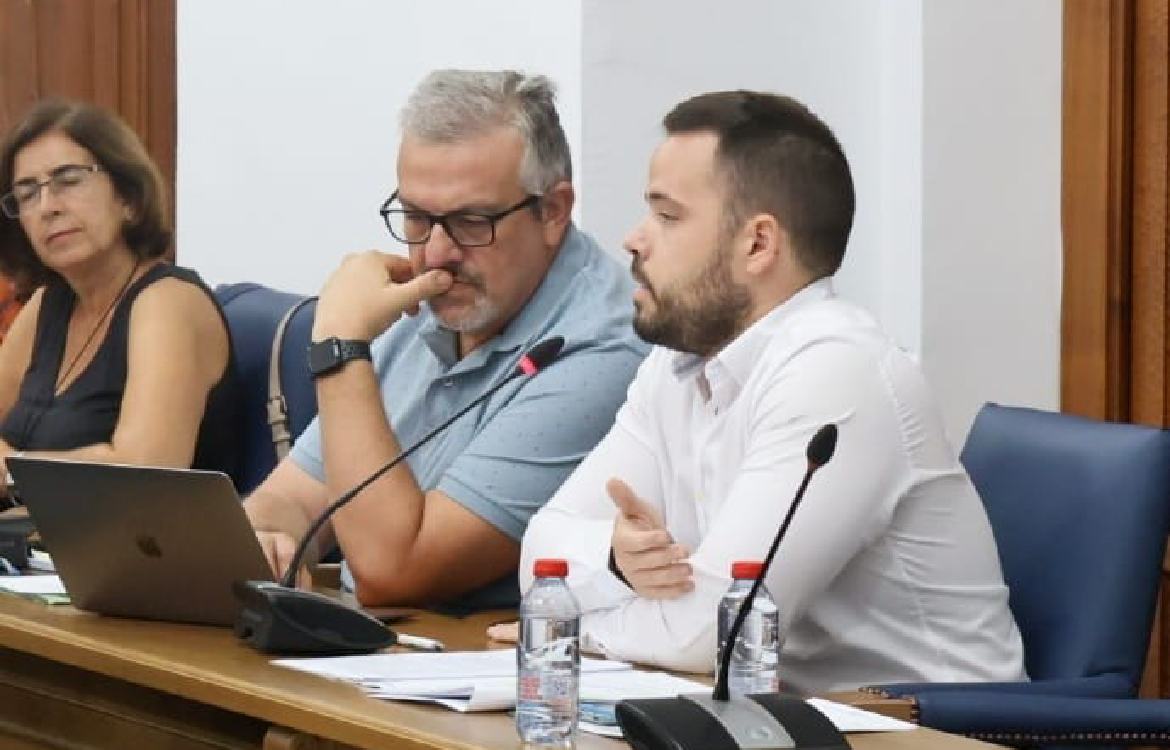VOX Rincón de la Victoria culpa al PP y PSOE «del agujero negro en las arcas municipales» que está dejando la expropiación de la Cueva del Tesoro