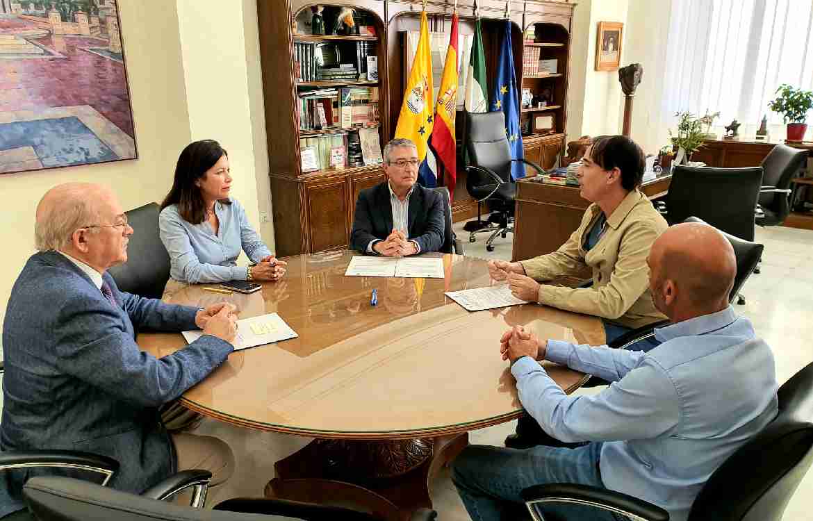 El Ayuntamiento de Rincón de la Victoria amplía la dotación económica para duplicar el número de gatos esterilizados e identificados por el método CER