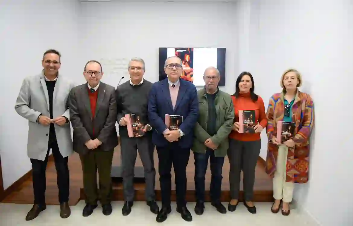 Rincón de la Victoria, referente en la investigación y divulgación del primer libro sobre poblaciones neandertales en la provincia