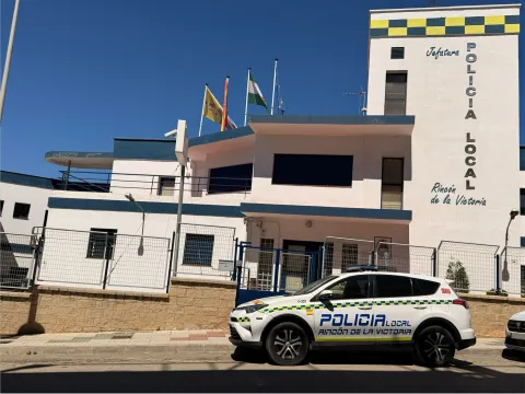 El Ayuntamiento de Rincón de la Victoria adjudica el renting de cinco vehículos híbridos enchufables para la Policía Local