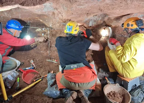 Rincón de la Victoria celebra un taller de Arqueología Prehistórica en el marco del Día Internacional de los Monumentos y Sitios de la UNESCO